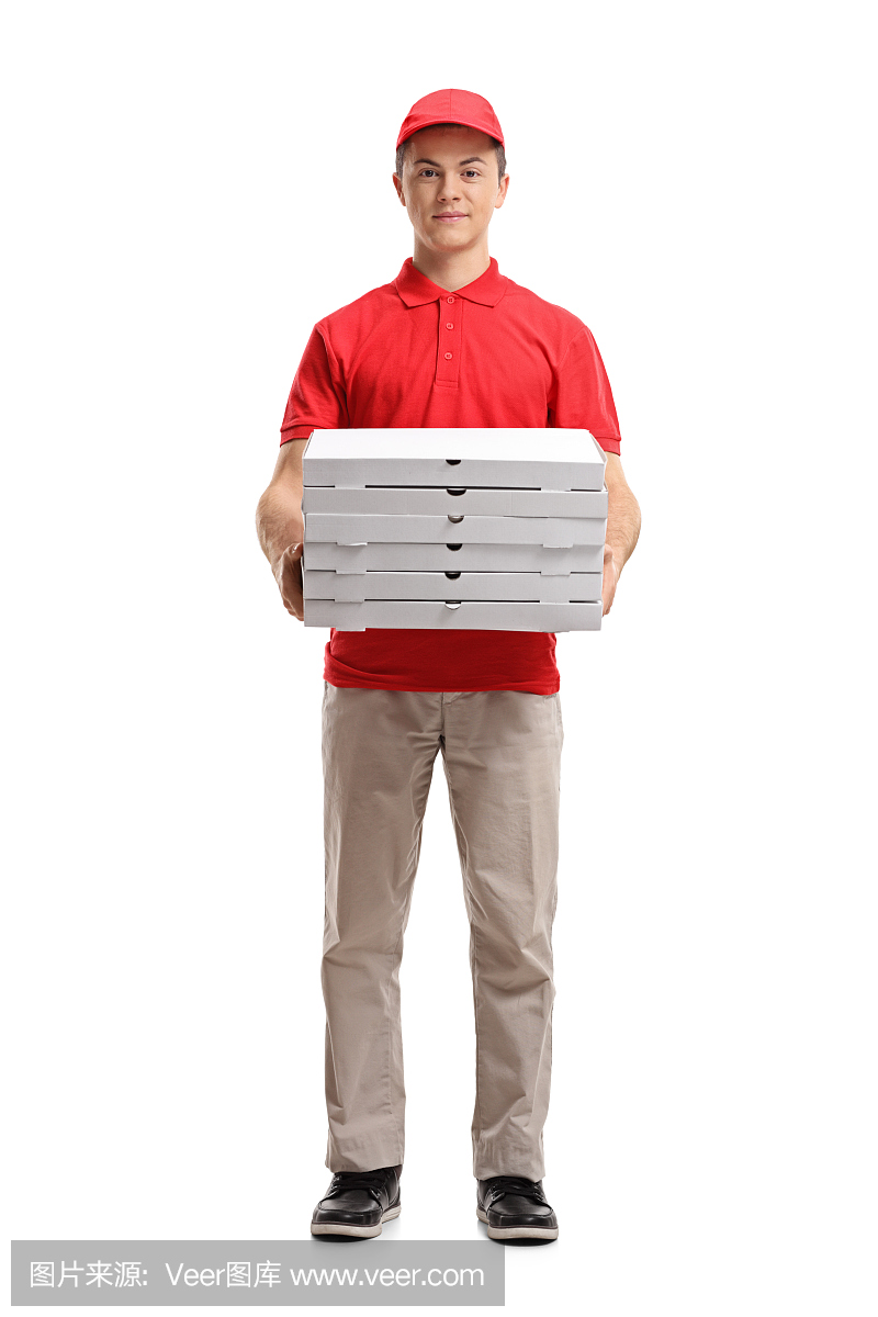十几岁的披萨外卖员拿着一堆披萨盒子